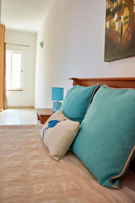 Apartamento T3 Encantador Com Piscina Wifi E Perto De Praia Santa Maria Esterno foto
